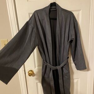 Unisex One Size Gray Kimono-Style Robe fits like large